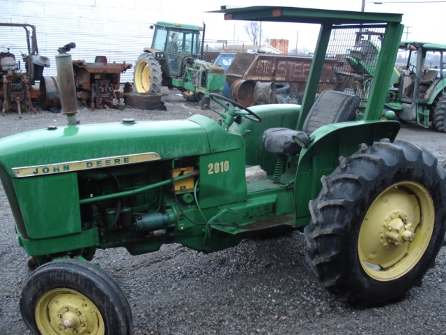 John Deere 2010 Picture 1