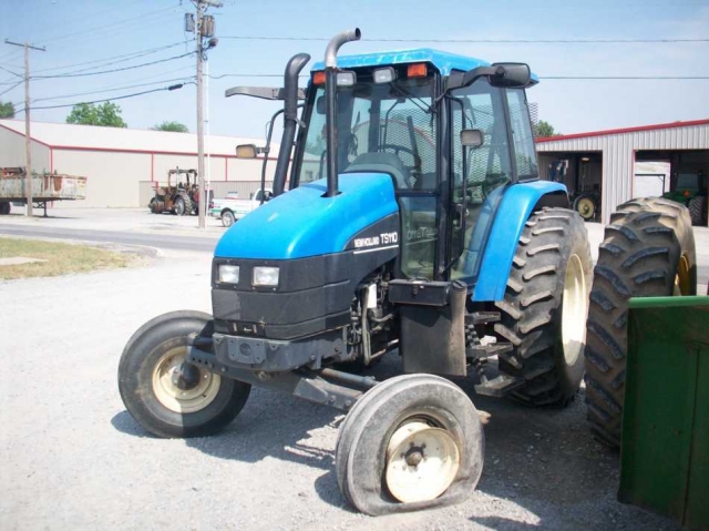 Ford - New Holland TS110 Picture 2