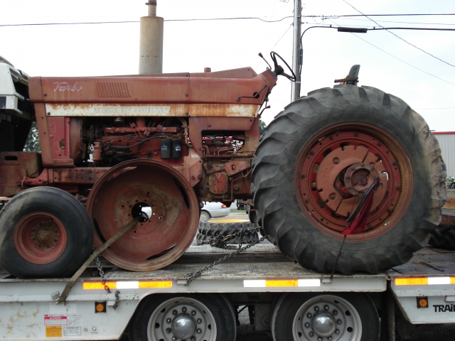 International Harvester (IH) 1466 Picture 1