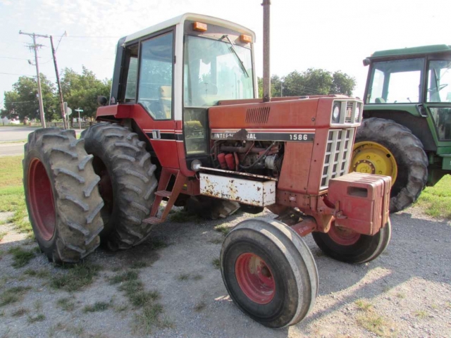 International Harvester (IH) 1586 Picture 2