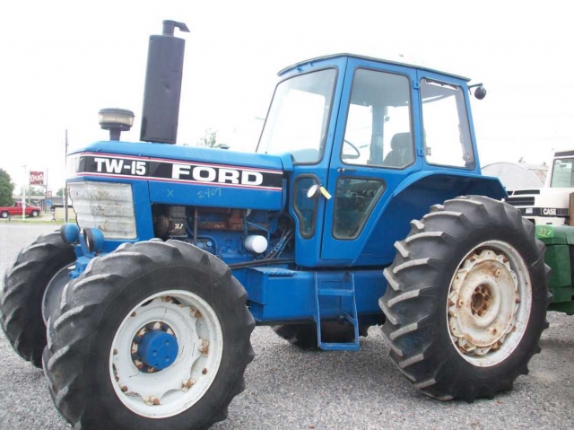 Ford - New Holland TW15 Picture 2