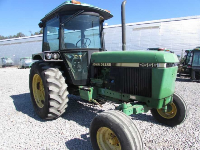 John Deere 2555 Picture 2