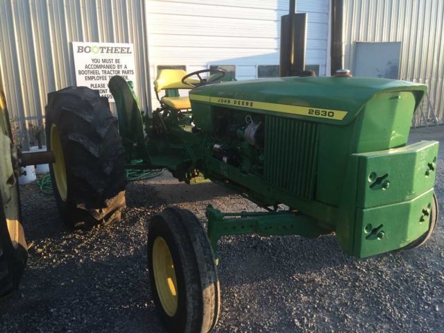 John Deere 2630 Picture 1