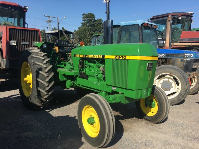 John Deere 2840 Picture 1