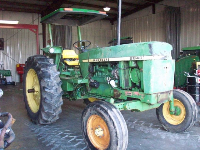 John Deere 2840 Picture 2