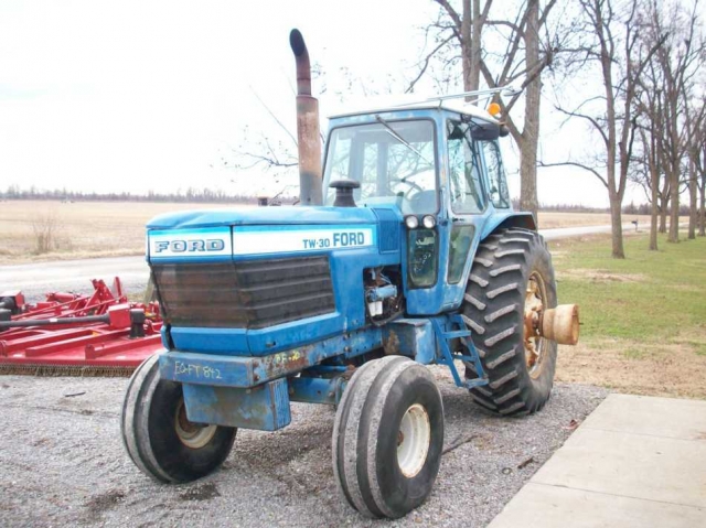 Ford - New Holland TW30 Picture 1