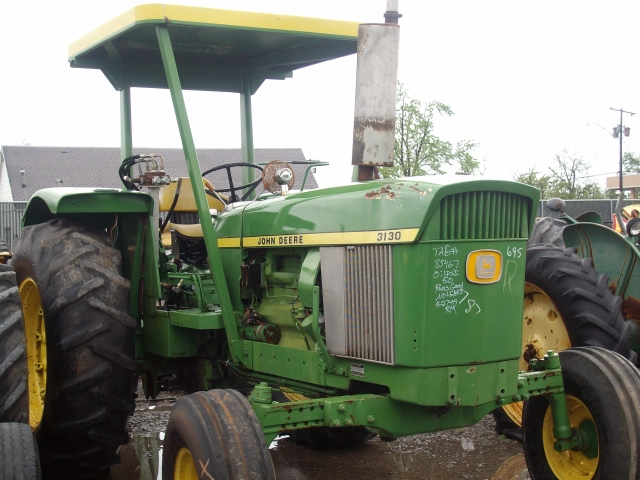 John Deere 3130 Picture 1