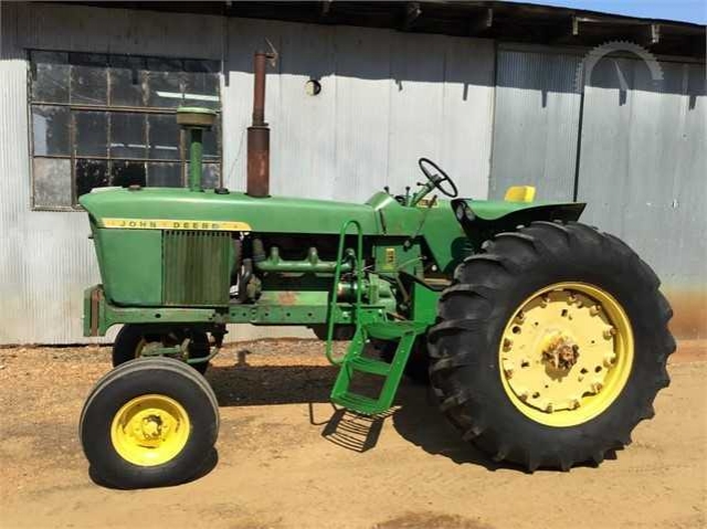 John Deere 4010 Picture 1