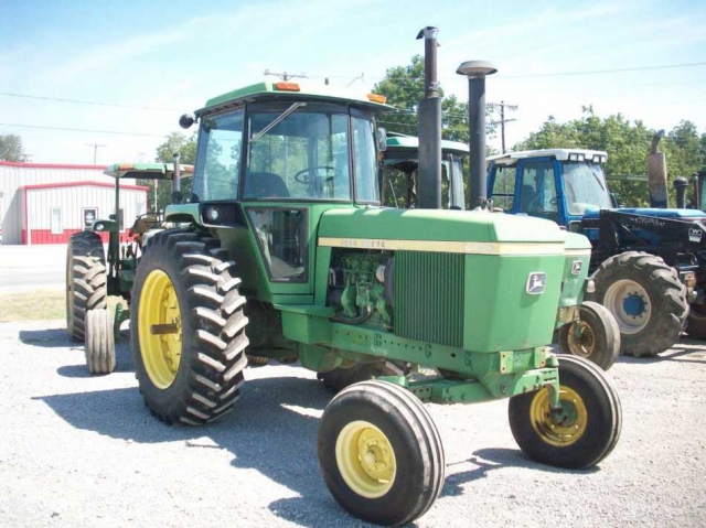 John Deere 4430 Picture 2