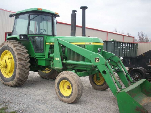 John Deere 4430 Picture 1