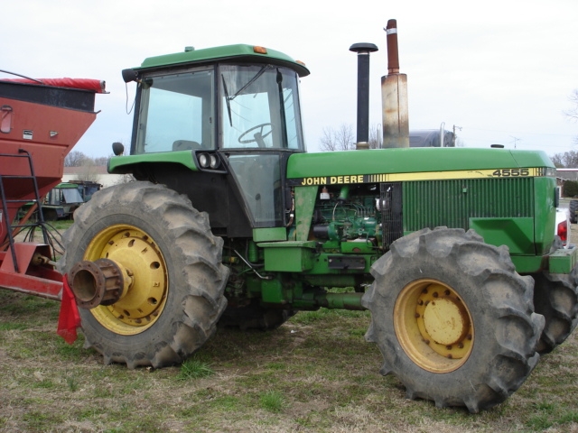 John Deere 4555 Picture 1