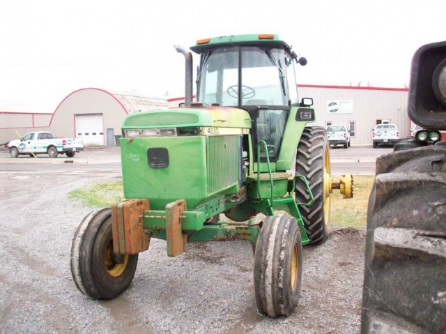 John Deere 4560 Picture 1