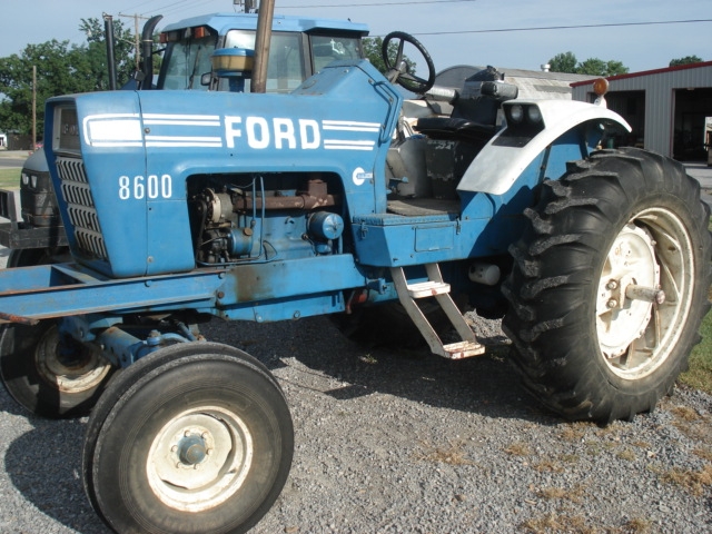 Ford - New Holland 8600 Picture 2