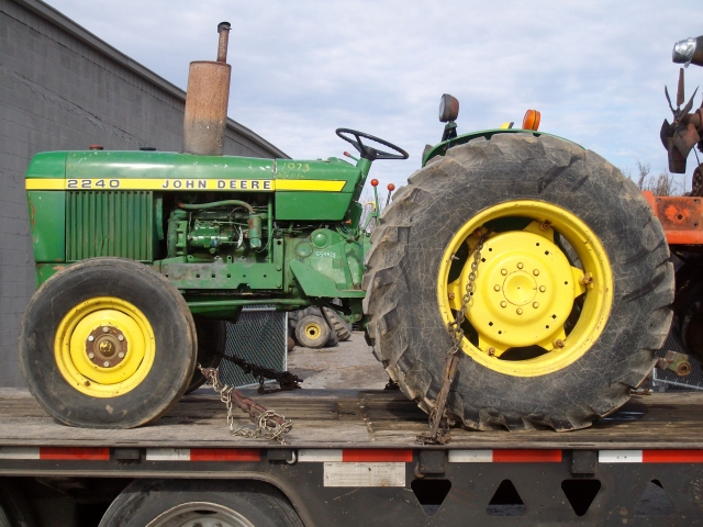 John Deere 2240 Picture 2