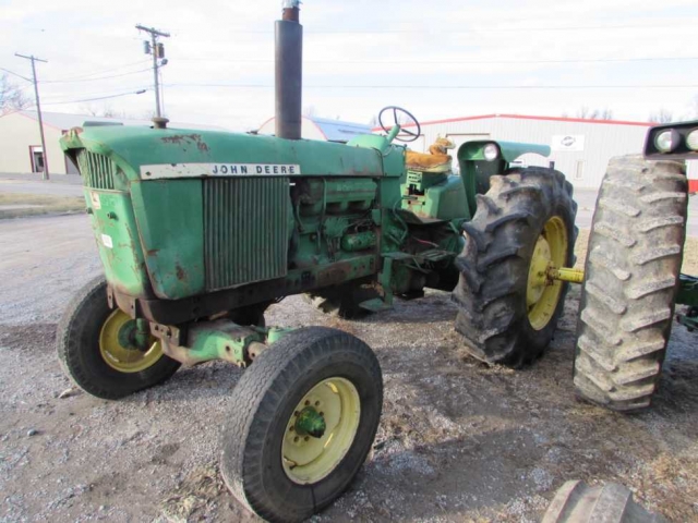 John Deere 4620 Picture 2