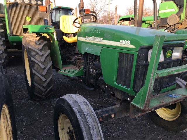 John Deere 5103 Picture 2