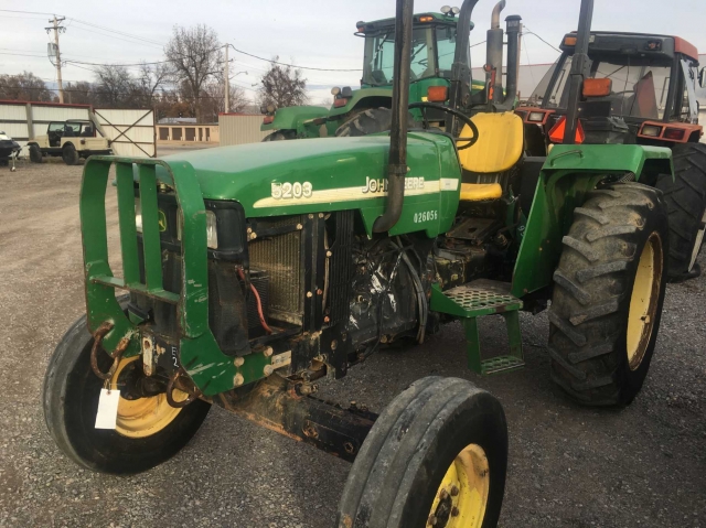 John Deere 5203 Picture 1