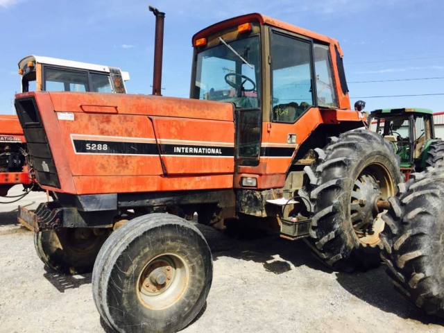 International Harvester (IH) 5288 Picture 2