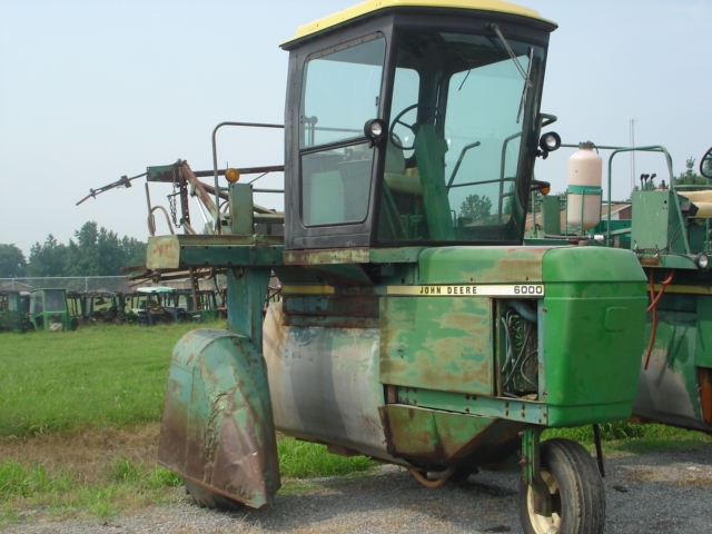 John Deere 6000 Hi-Cycle Picture 2