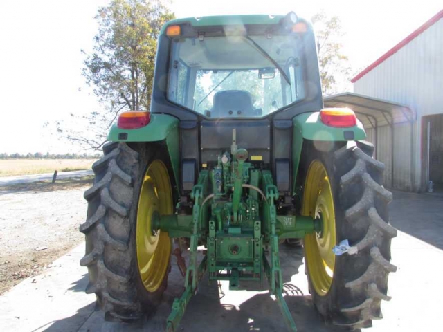 John Deere 6230 Picture 2