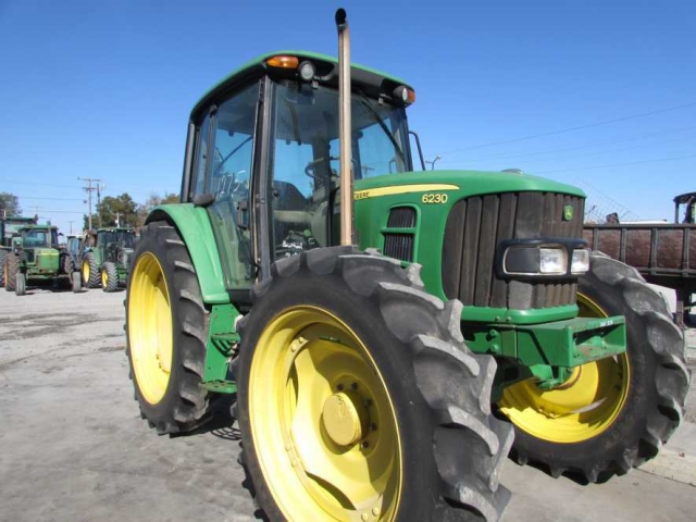 John Deere 6230 Picture 2