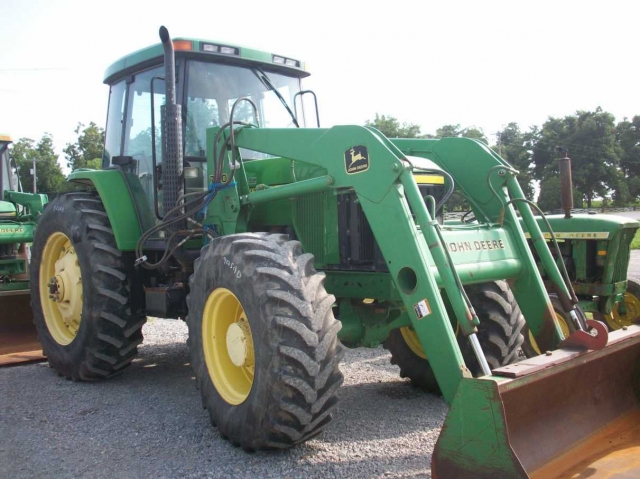 John Deere 7410 Picture 1