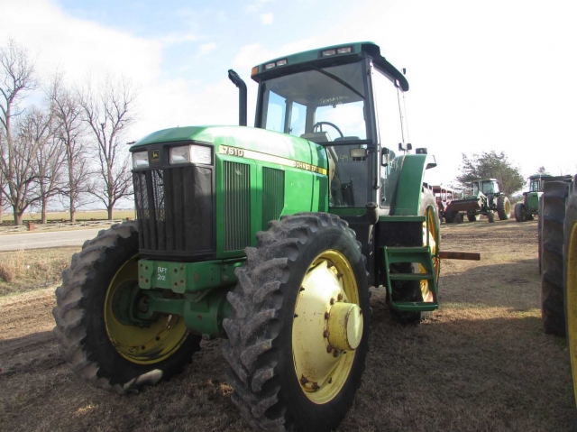 John Deere 7610 Picture 1