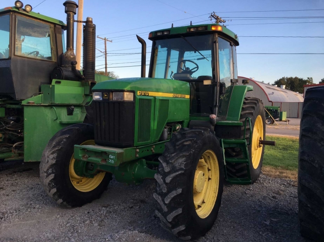 John Deere 7810 Picture 1