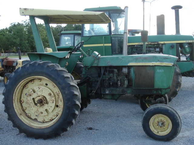 John Deere 3020 Picture 2