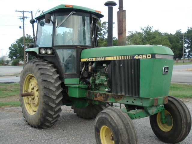 John Deere 4450 Picture 1