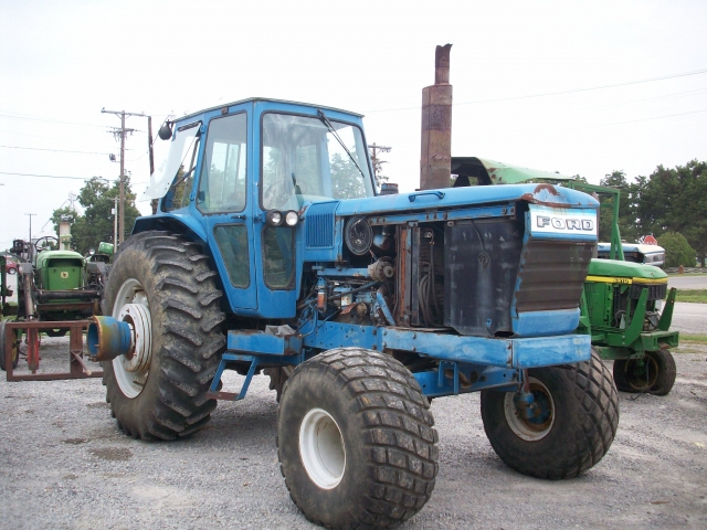 Ford - New Holland TW30 Picture 2