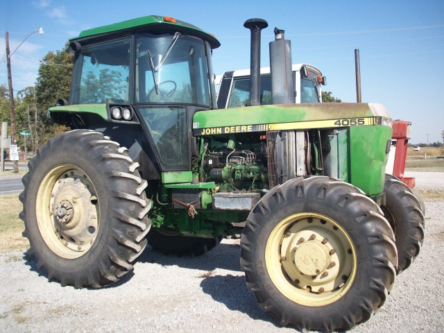 John Deere 4055 Picture 2