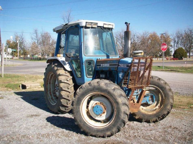 Ford - New Holland 7610 Picture 2
