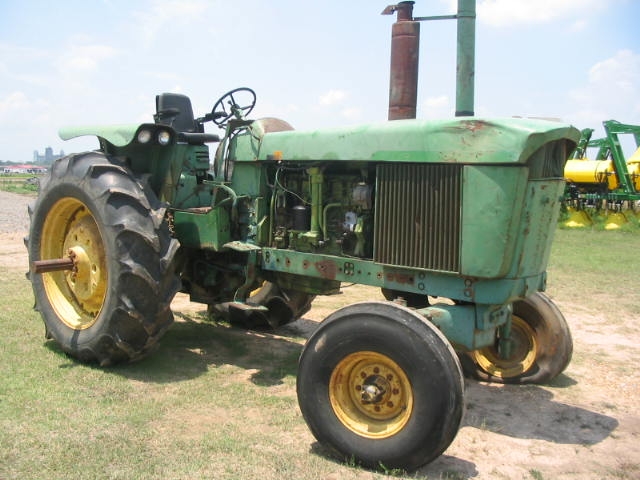 John Deere 4620 Picture 2