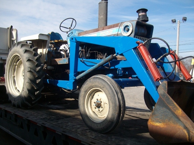 Ford - New Holland 7000 Picture 1