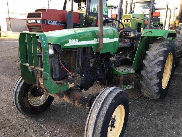 John Deere 5103 Picture 2