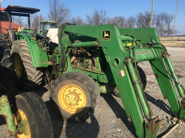 John Deere 6210 Picture 2