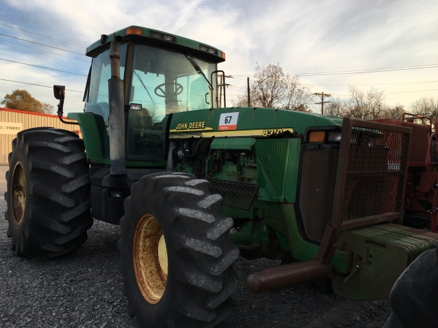 John Deere 8310T Picture 2