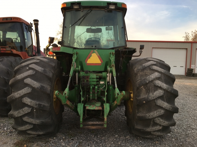 John Deere 8310T Picture 2