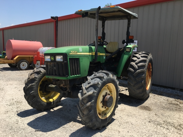 John Deere 5520 Picture 2