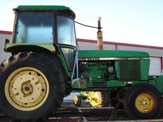 John Deere 2940 Picture 1