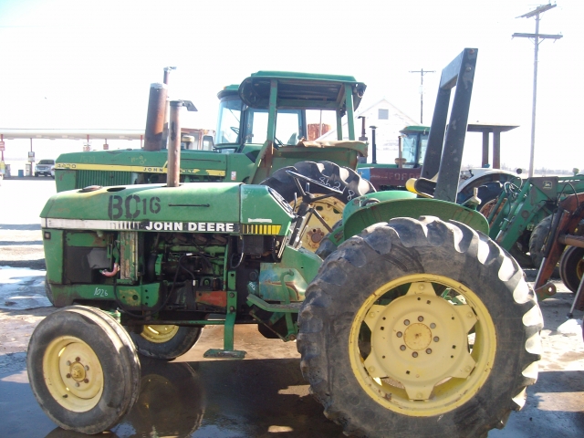 John Deere 2155 Picture 2