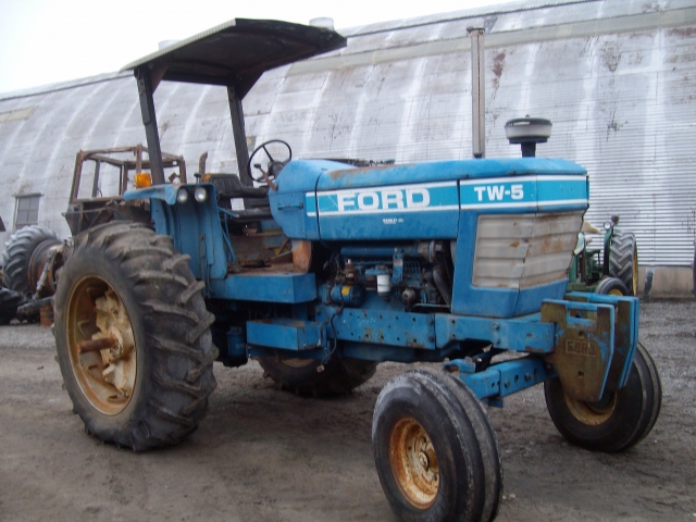 Ford - New Holland TW5 Picture 1