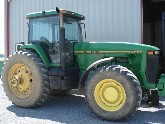 John Deere 8400 Picture 1