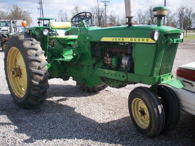 John Deere 2010 Picture 2