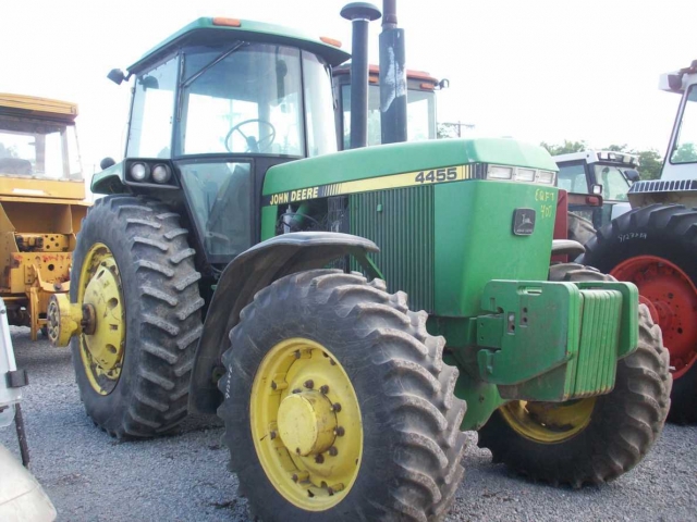 John Deere 4455 Picture 2