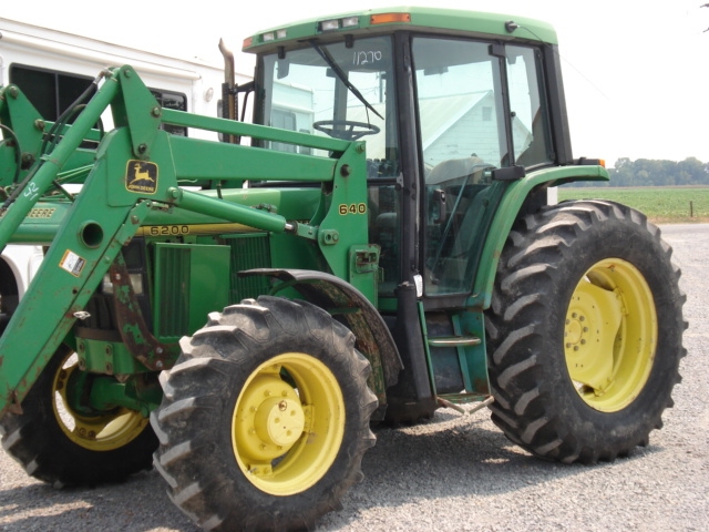 John Deere 6200 Picture 1