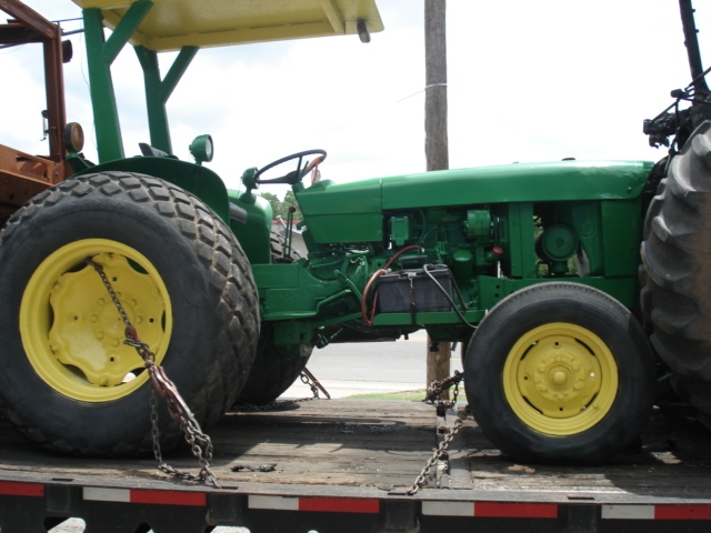 John Deere 830 Picture 1