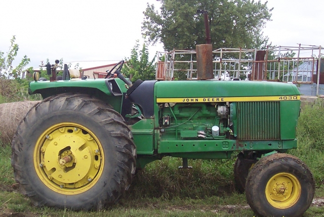 John Deere 4030 Picture 1