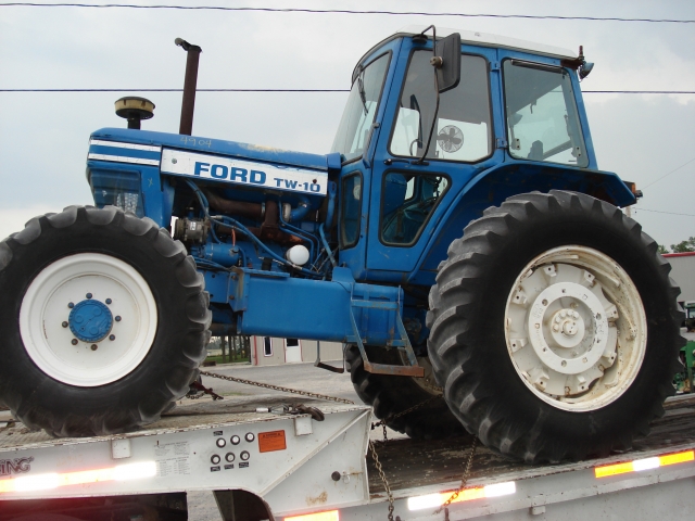 Ford - New Holland TW10 Picture 1